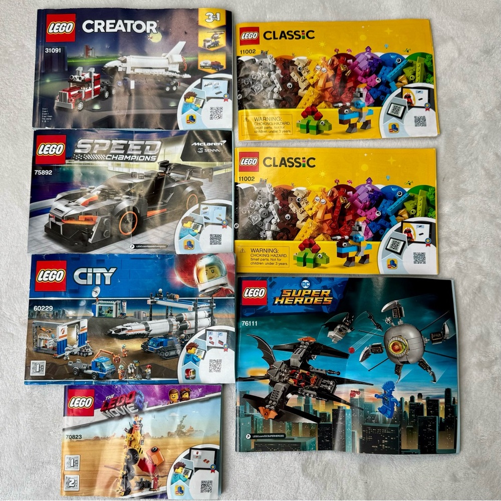 {LOT 7} Assorted LEGO Instruction Manuals CREATOR CITY CLASSIC SUPER HEROES +
